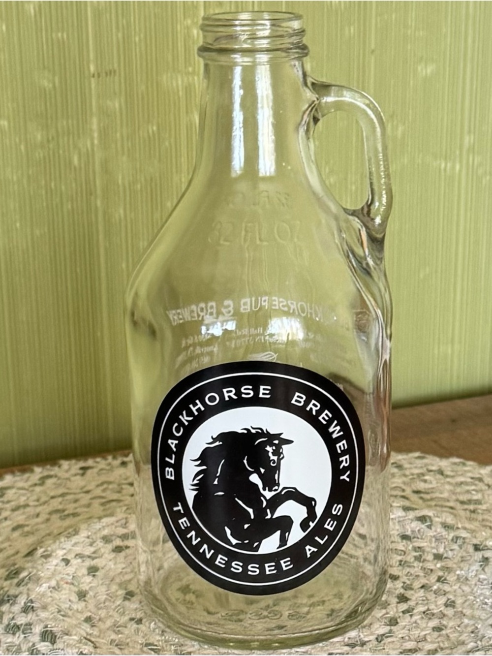 Blackhorse Pub and Brewery Tennessee Clear Glass Beer Growler with Handle 32 oz